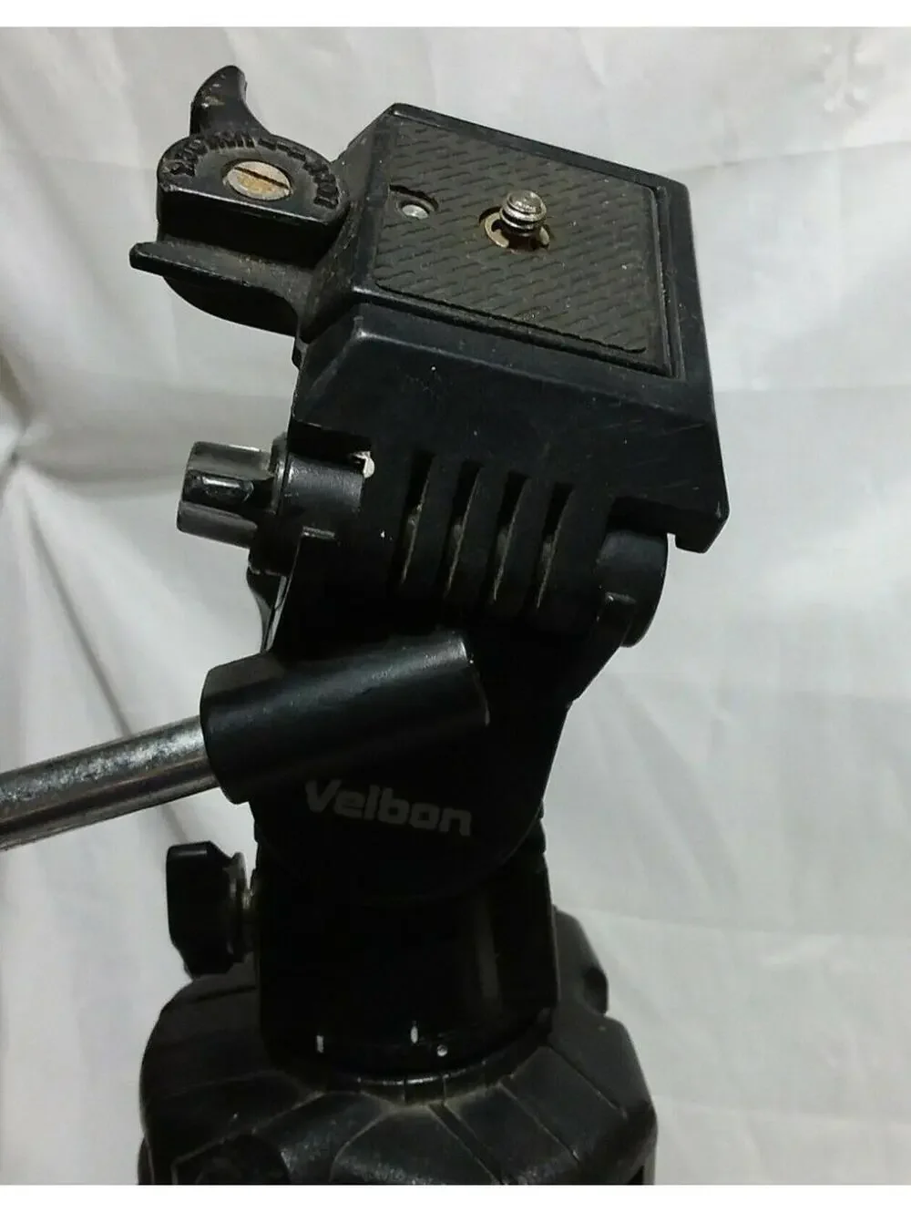 Velbon DV-40 Tripod Multi-Level Camera Video Stand Adjustable Lightweight